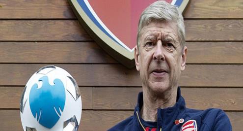 آرسين فينجر.. من مدرب مغمور تحيط به الشكوك إلى أسطورة لنادي أرسنال 